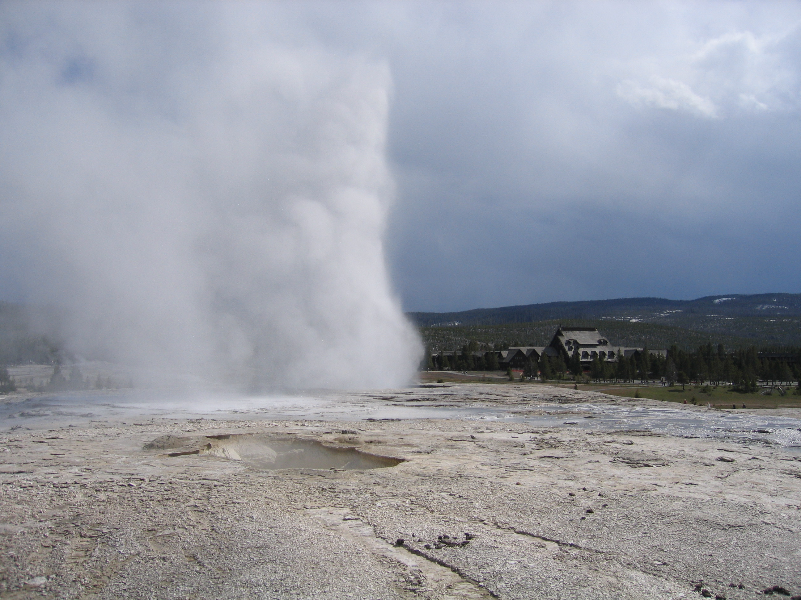 giantessgeyser2.jpg