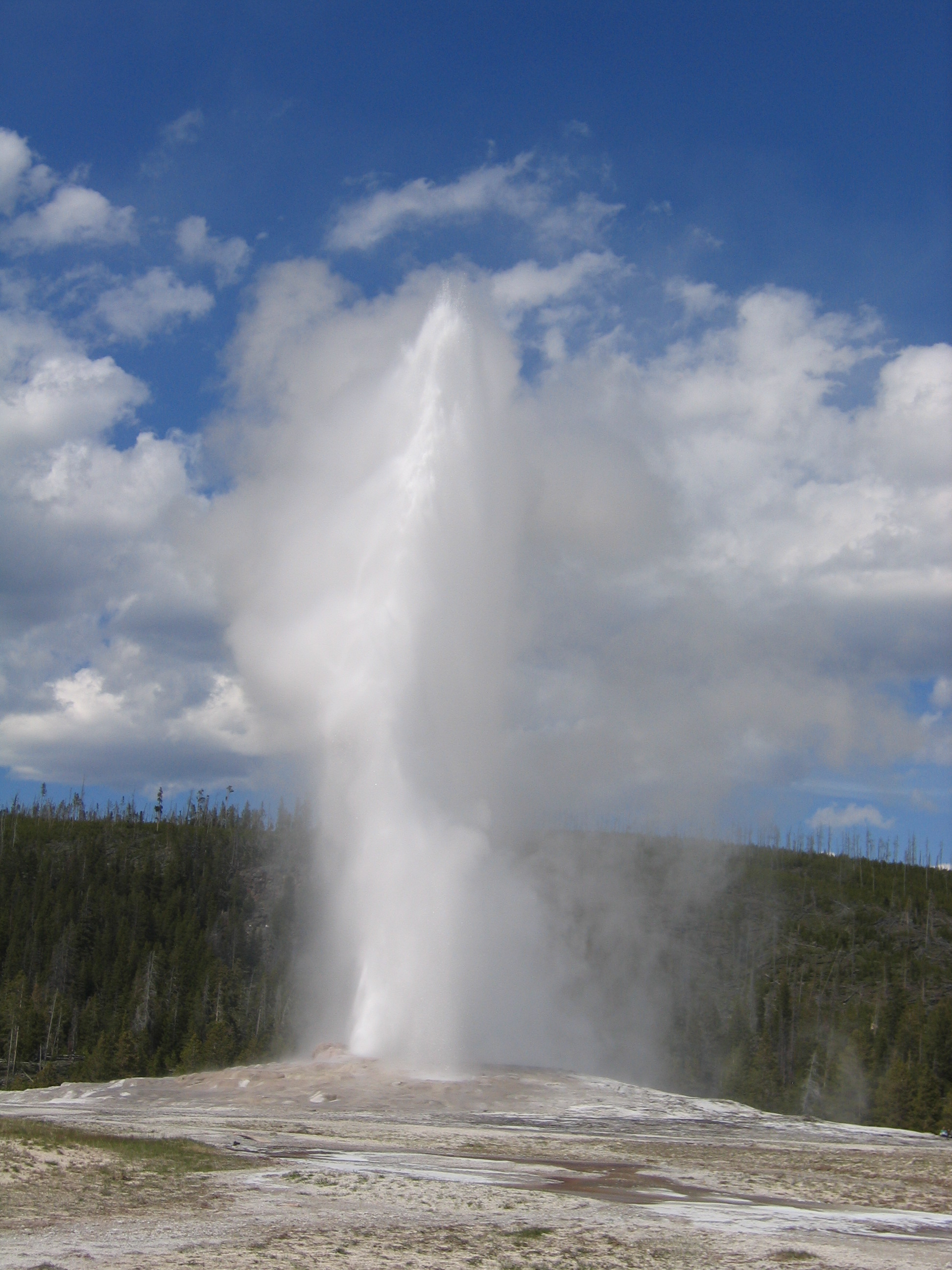 oldfaithful3.jpg